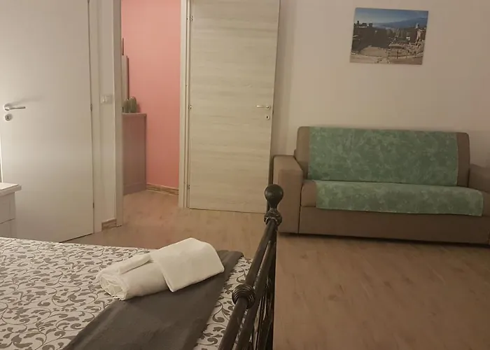 Oda ve Kahvaltı La Porta Dell'alcantara