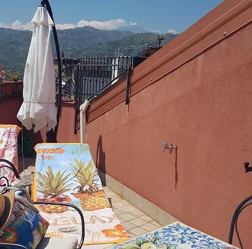 La Porta Dell'alcantara Oda ve Kahvaltı Gaggi